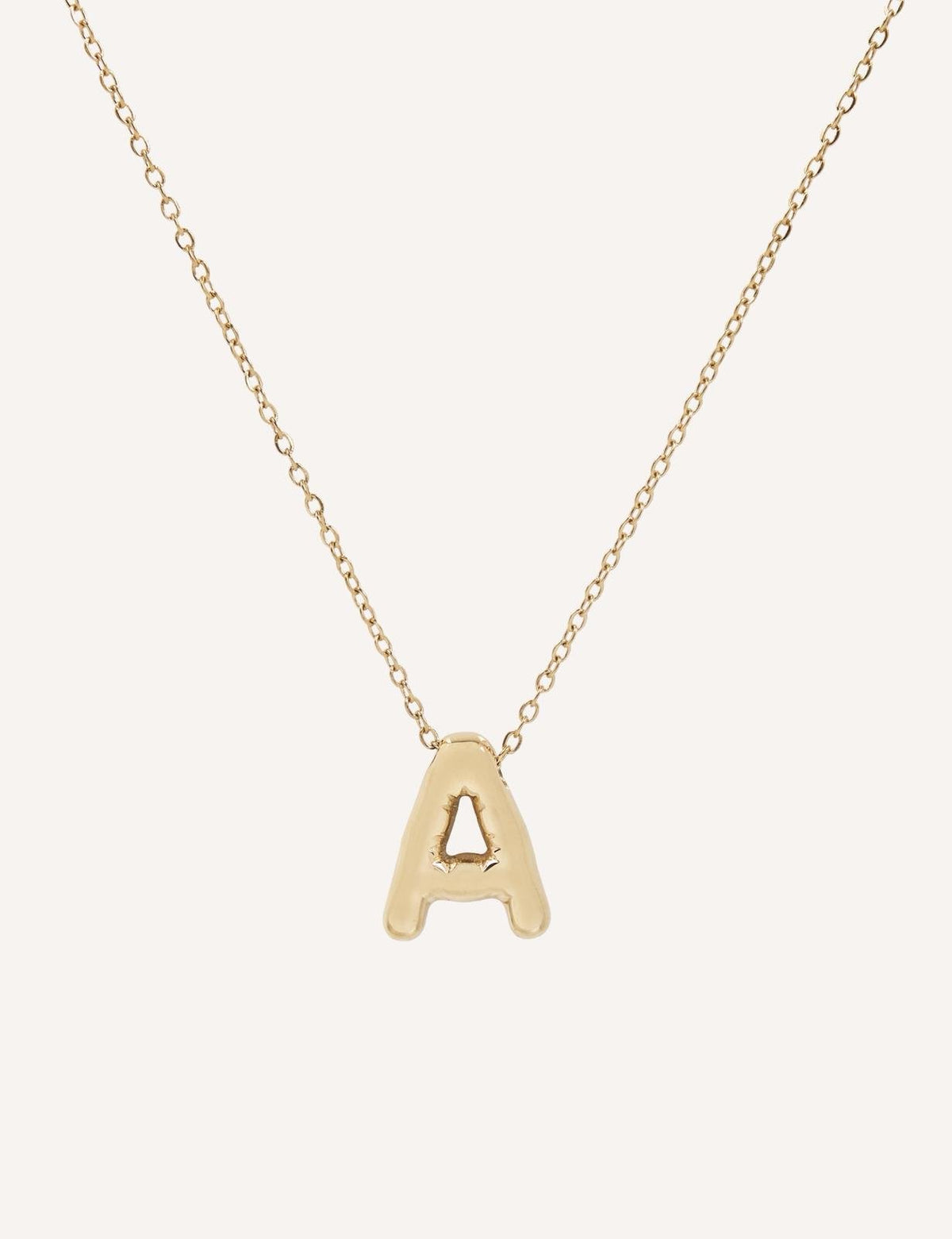 Collar dorado con inicial (imagen 27)