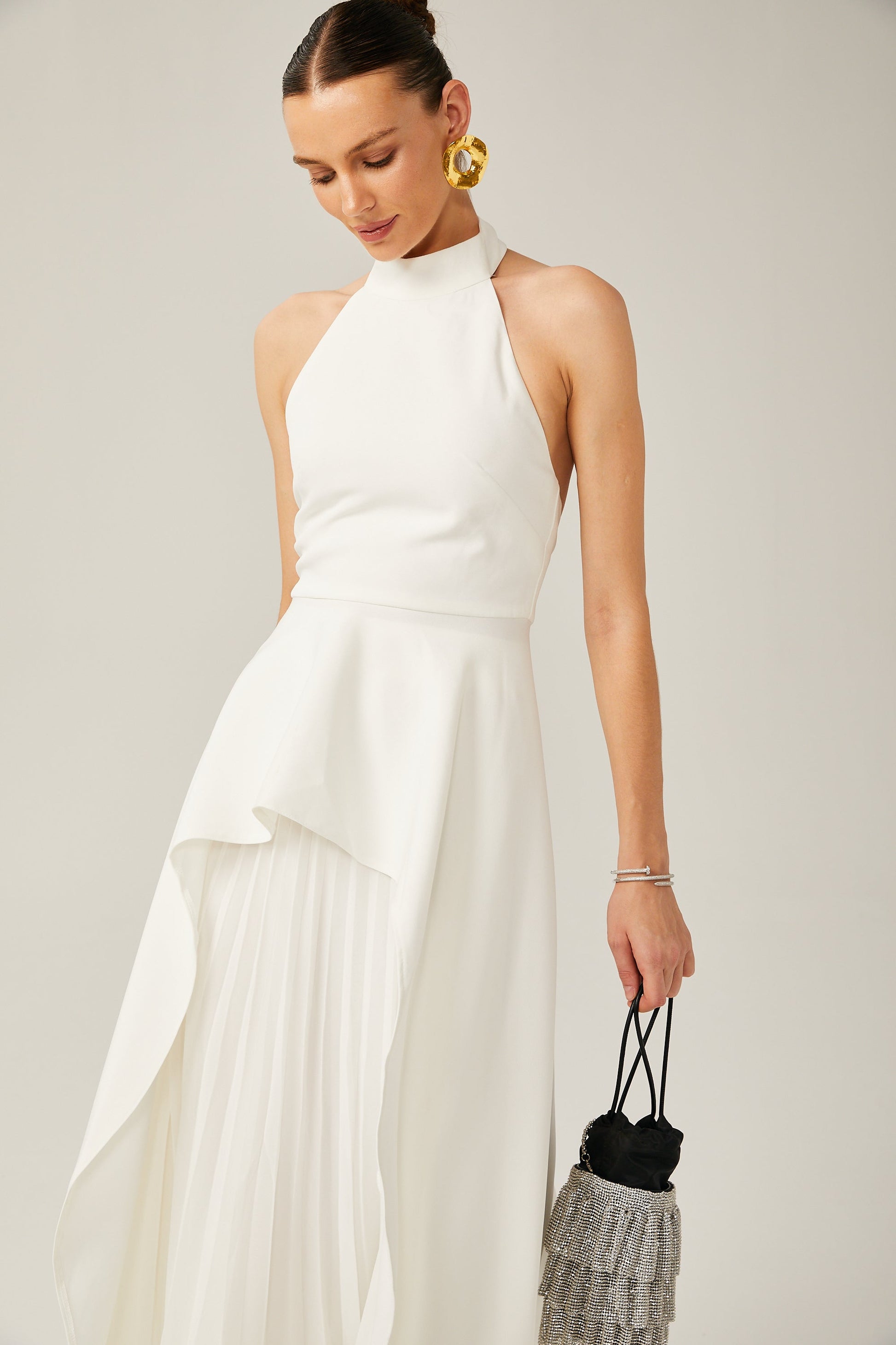 Elegancia minimalista en blanco y negro — modelo Vestido Candela™ (imagen 7)