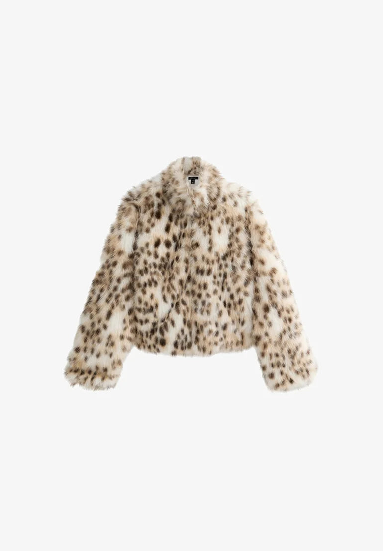 Chaqueta Efecto Pelo — modelo Cristina