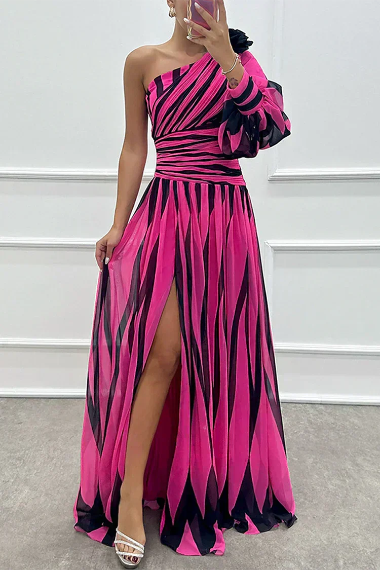 Rayas elegantes con diseño asimétrico — modelo Vestido Shiloh™ (imagen 7)