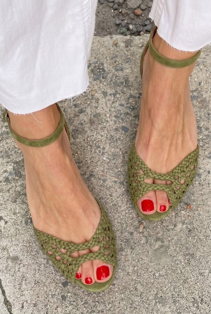 Sandalias doradas trenzadas — modelo Isadora (imagen 4)