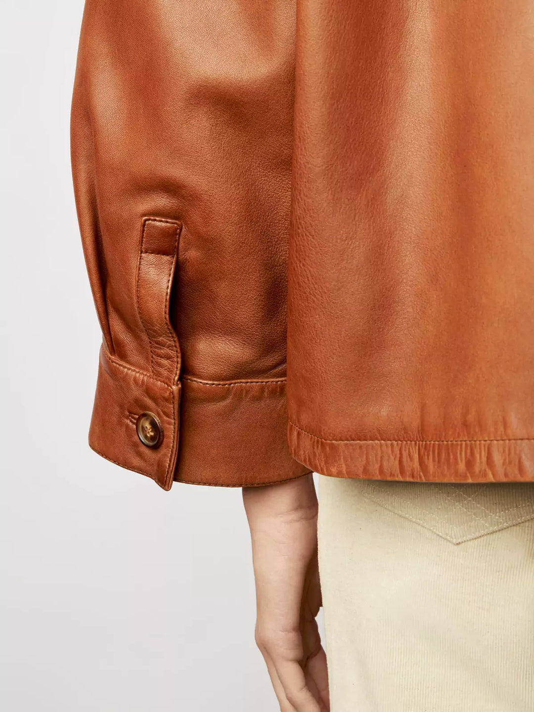 Chaqueta de Cuero con Botones — modelo Cristina (imagen 6)