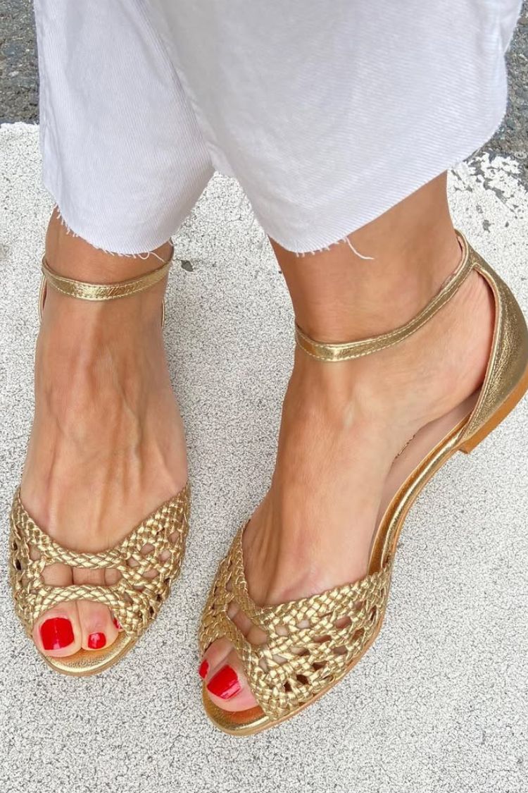 Sandalias doradas trenzadas — modelo Isadora (imagen 8)