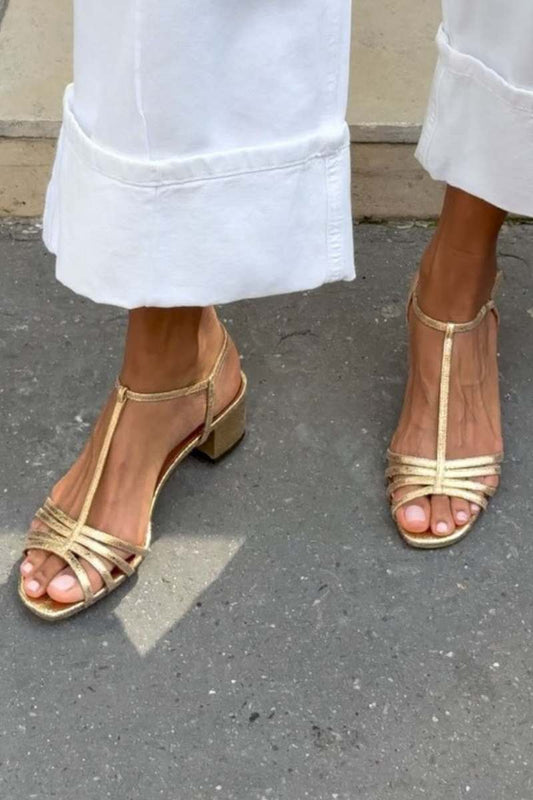 Sandalias doradas de elegancia diaria — modelo Allegra