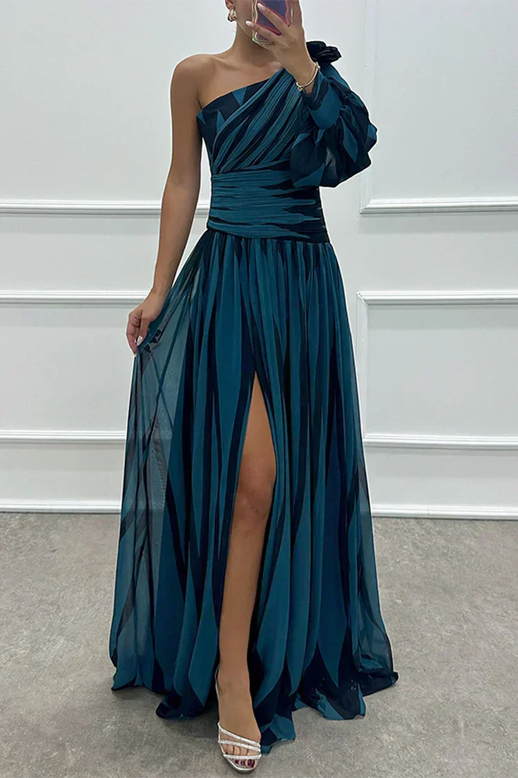 Rayas elegantes con diseño asimétrico — modelo Vestido Shiloh™ (imagen 9)