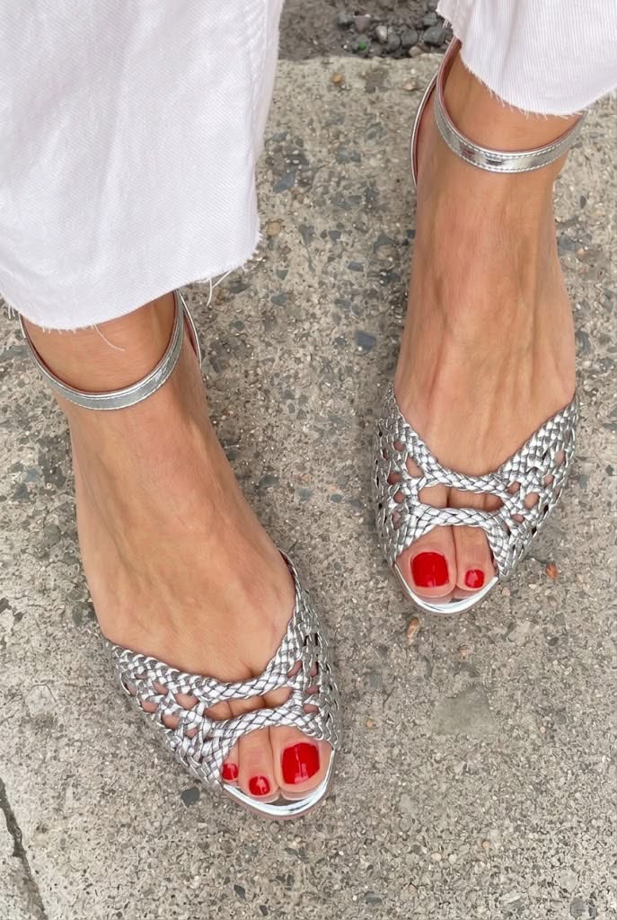 Sandalias doradas trenzadas — modelo Isadora (imagen 5)