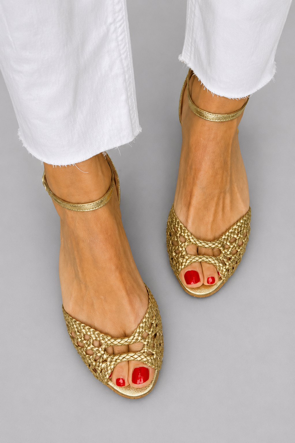 Sandalias doradas trenzadas — modelo Isadora (imagen 7)
