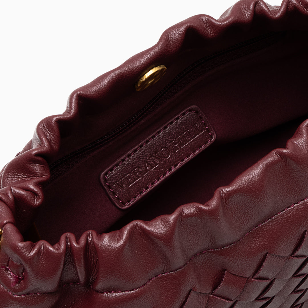 Bolso pouch con cadena dorada — modelo Iglesias (imagen 7)