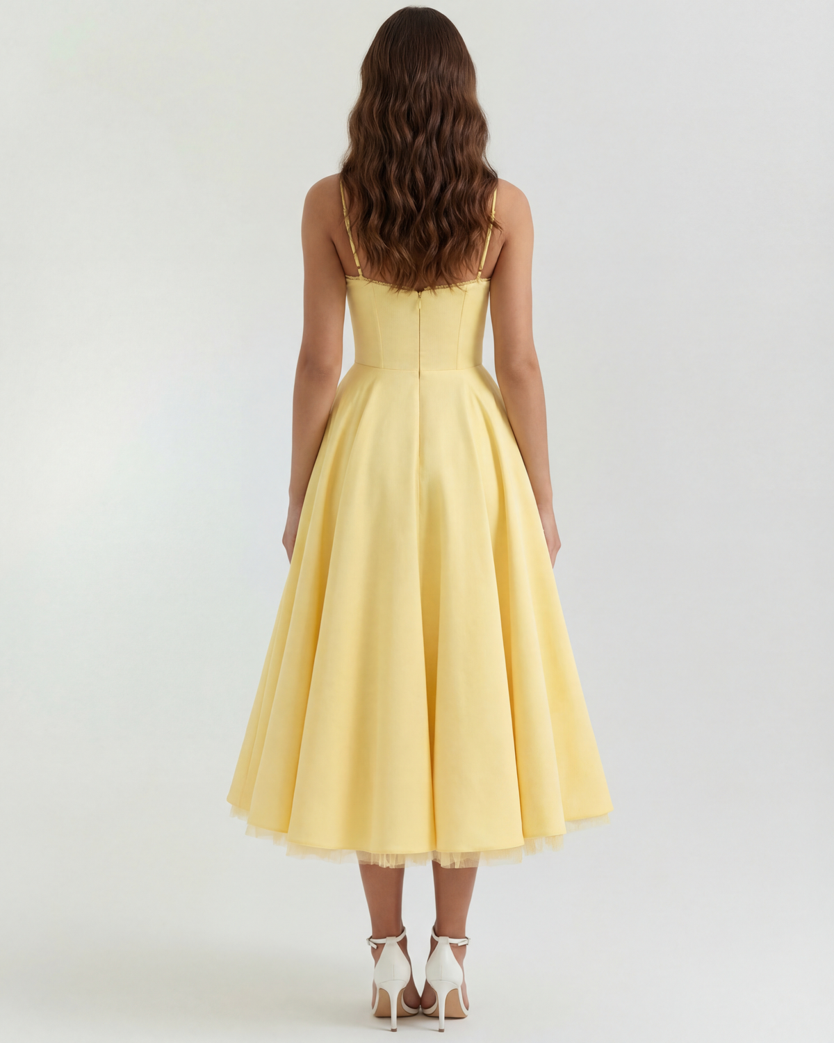 Amarillo mantequilla con tul en capas y detalles secretos — modelo Vestido Selene™ (imagen 4)