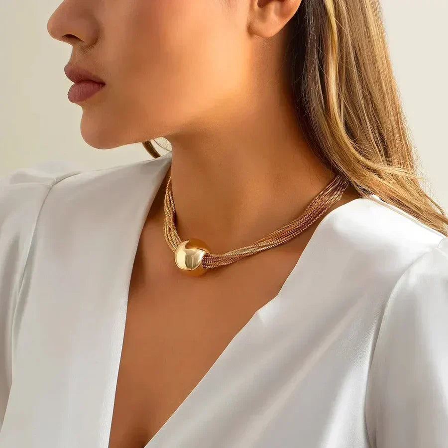 Collar dorado elegante (imagen 3)