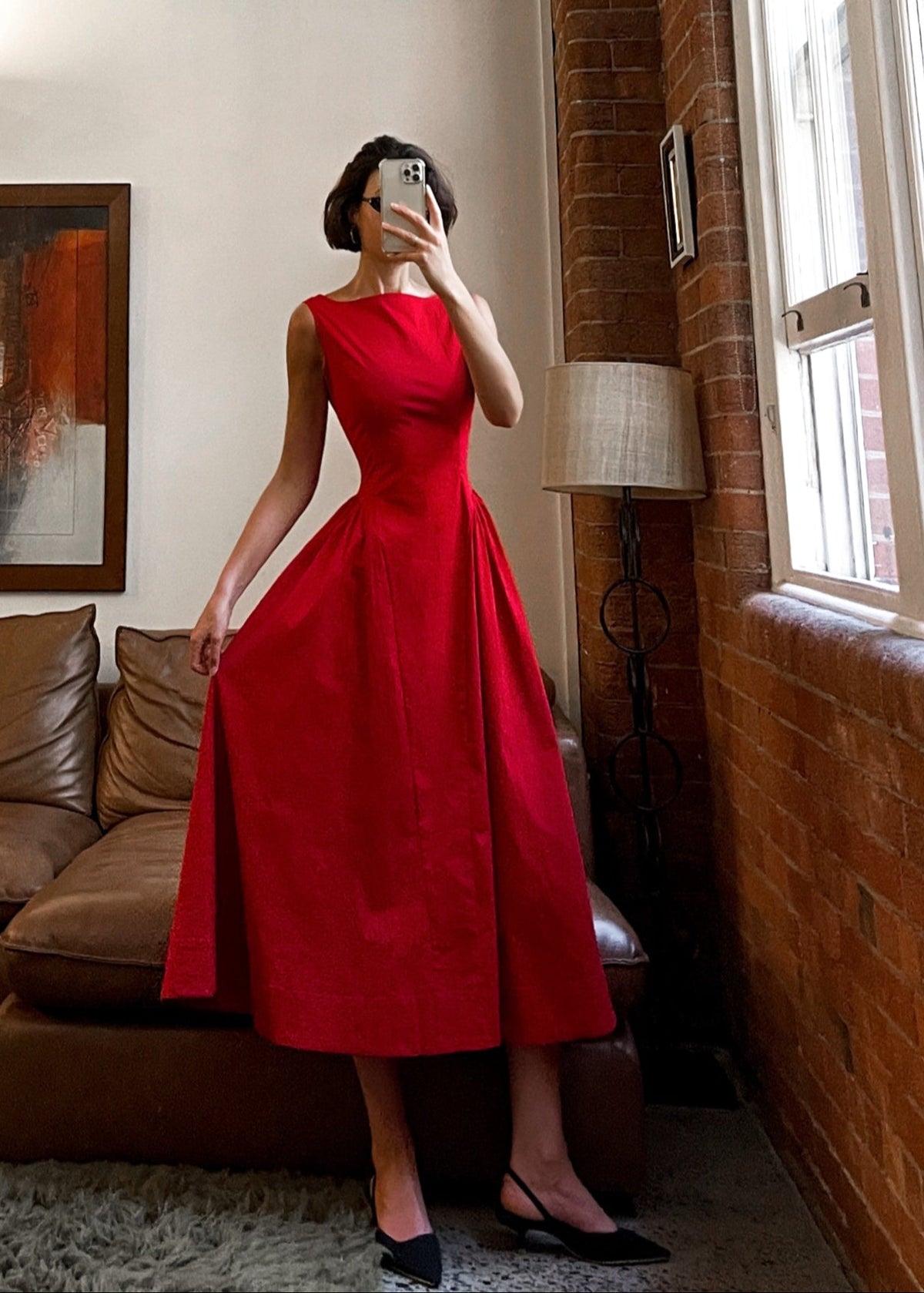 Elegancia eterna en rojo — modelo Vestido Loreto™ (imagen 8)