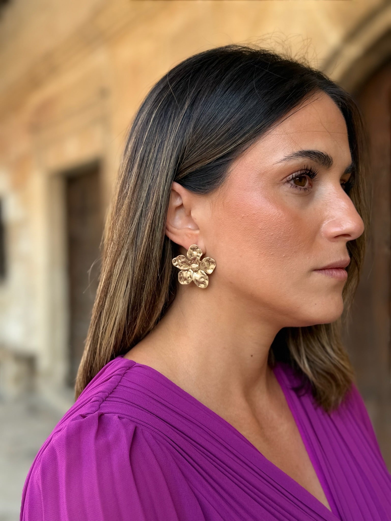 Elegantes pendientes dorados de Zoe (imagen 2)