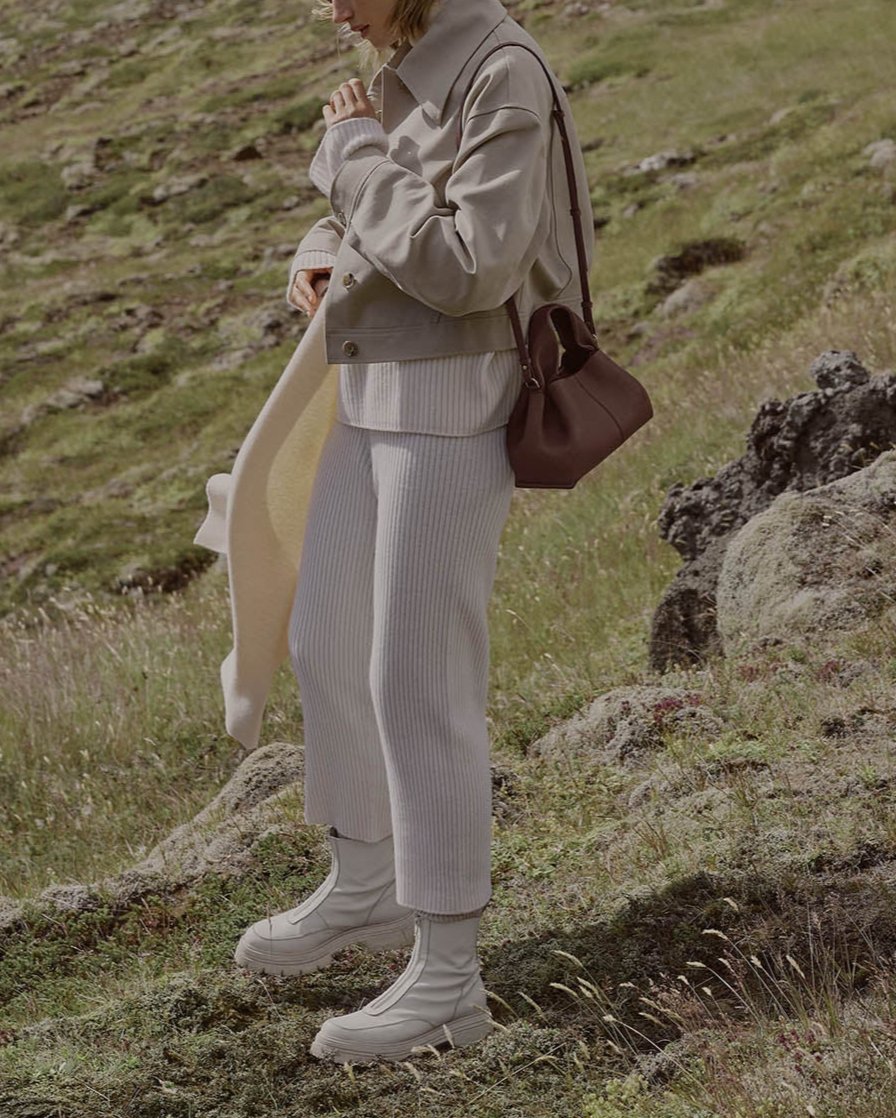 Bolso minimalista de líneas suaves — modelo Palacio (imagen 15)