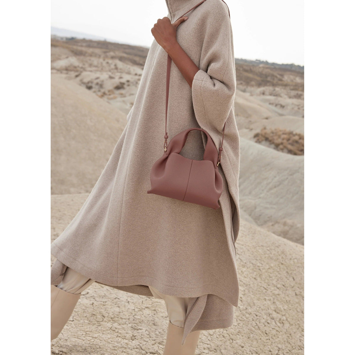 Bolso minimalista de líneas suaves — modelo Palacio (imagen 10)