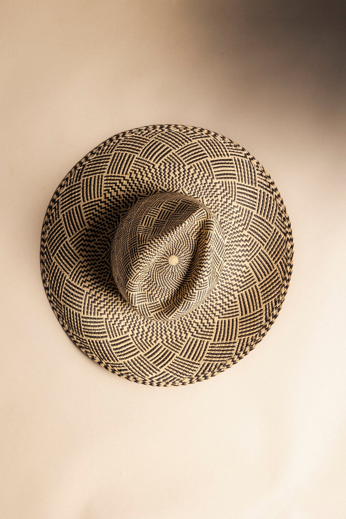 Sombrero de rafia Panamá - diseño artesanal y ligero (imagen 5)