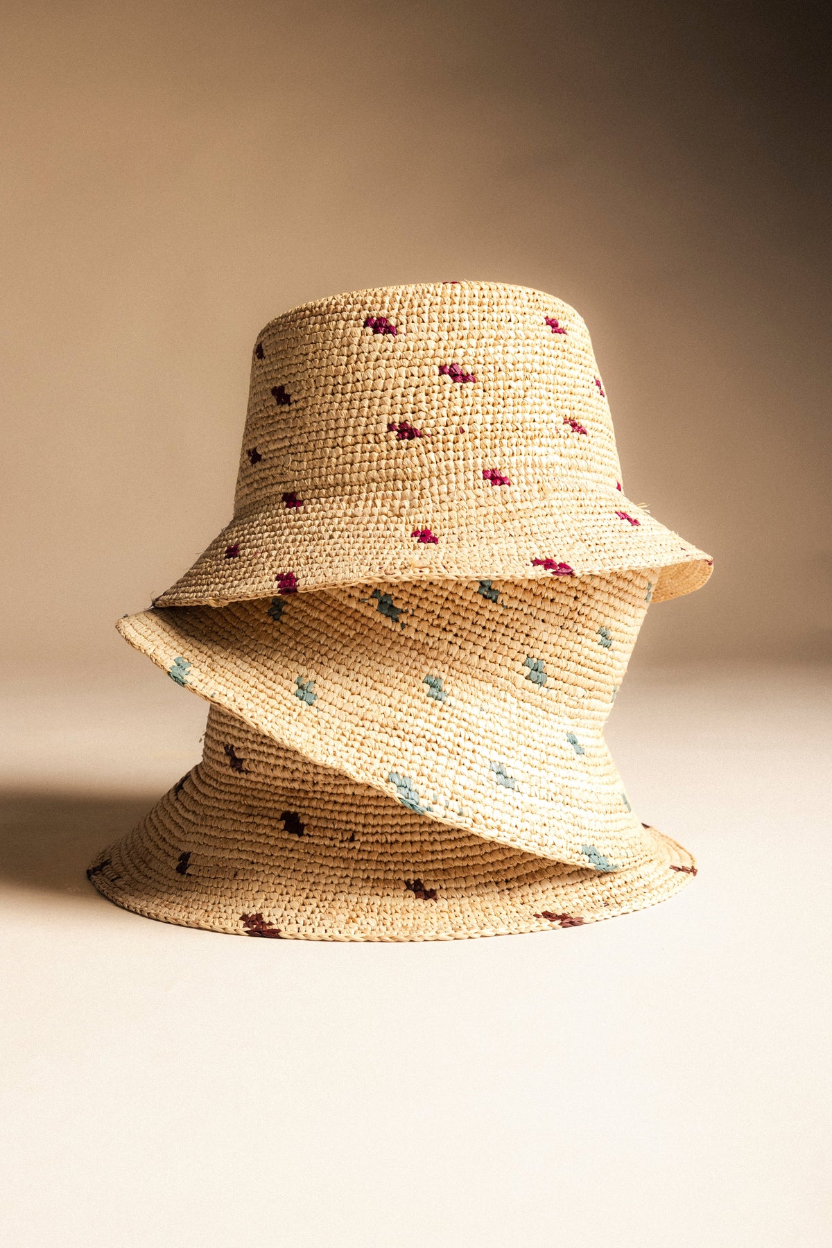 Sombrero de rafia Lena - estilo bohemio y cómodo para el verano