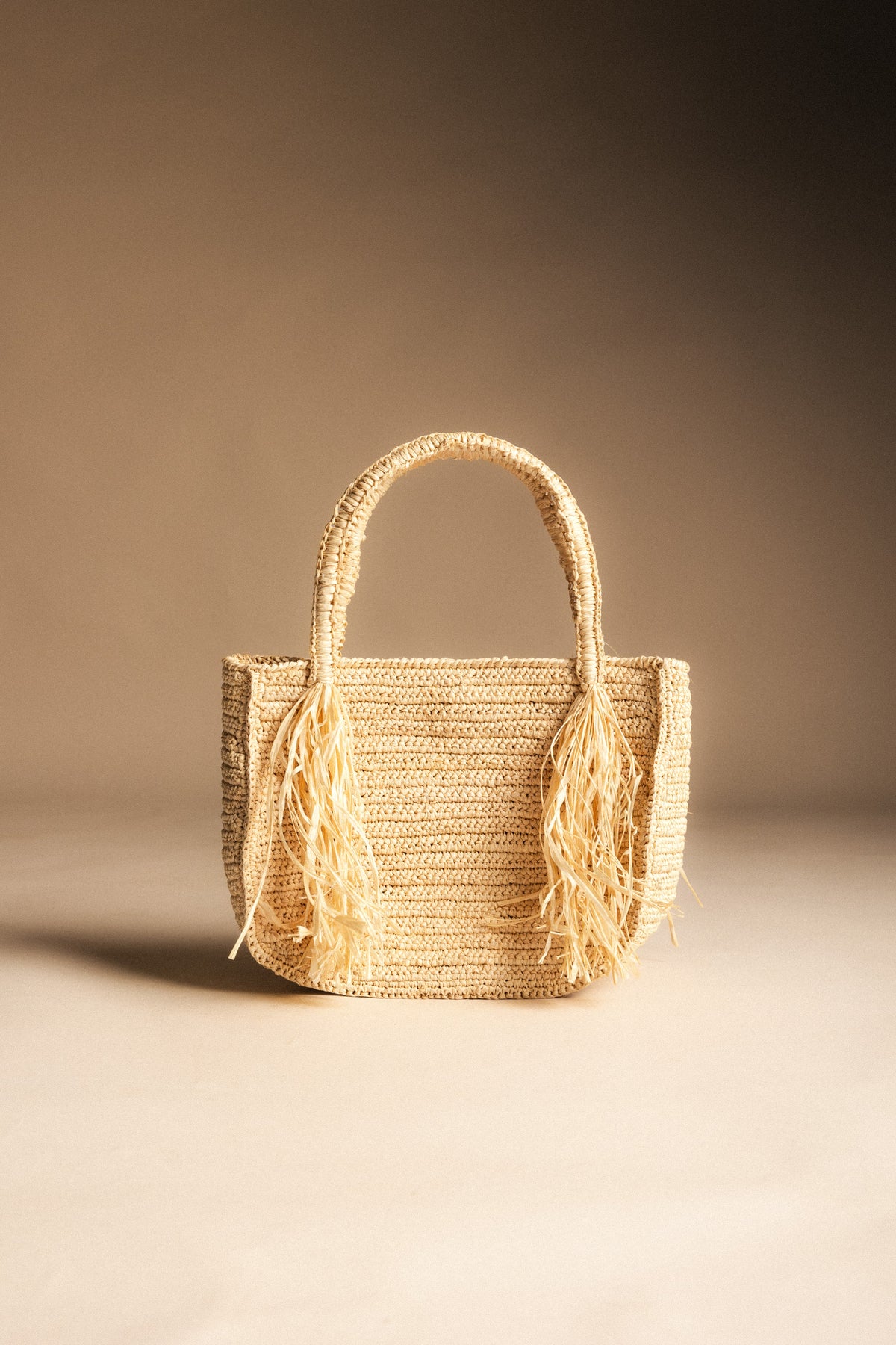 Bolso de Mano de Rafia Sylvie - Estilo Natural y Sofisticado (imagen 4)