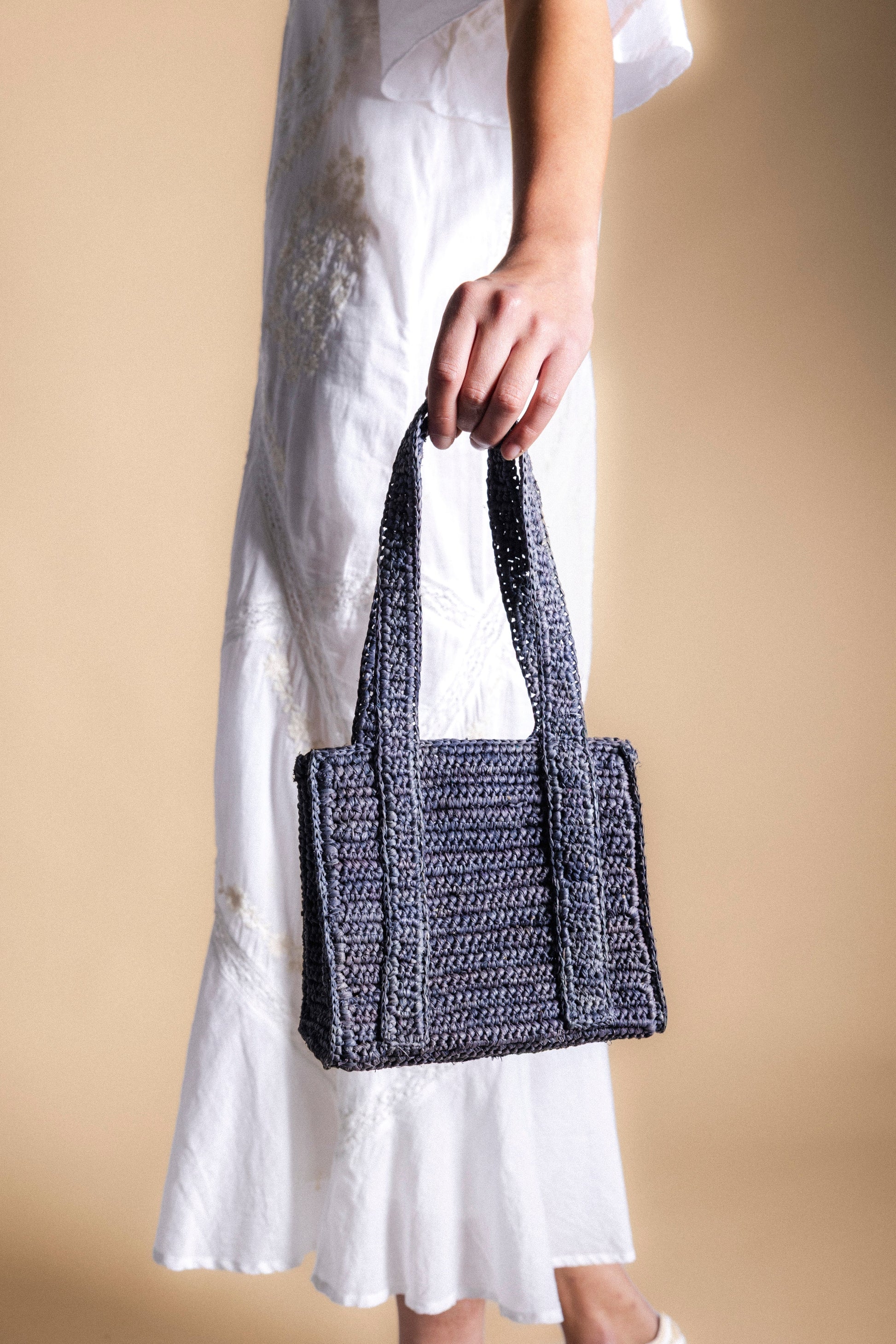 Bolso de Mano Salaga - Elegante y Práctico (imagen 2)