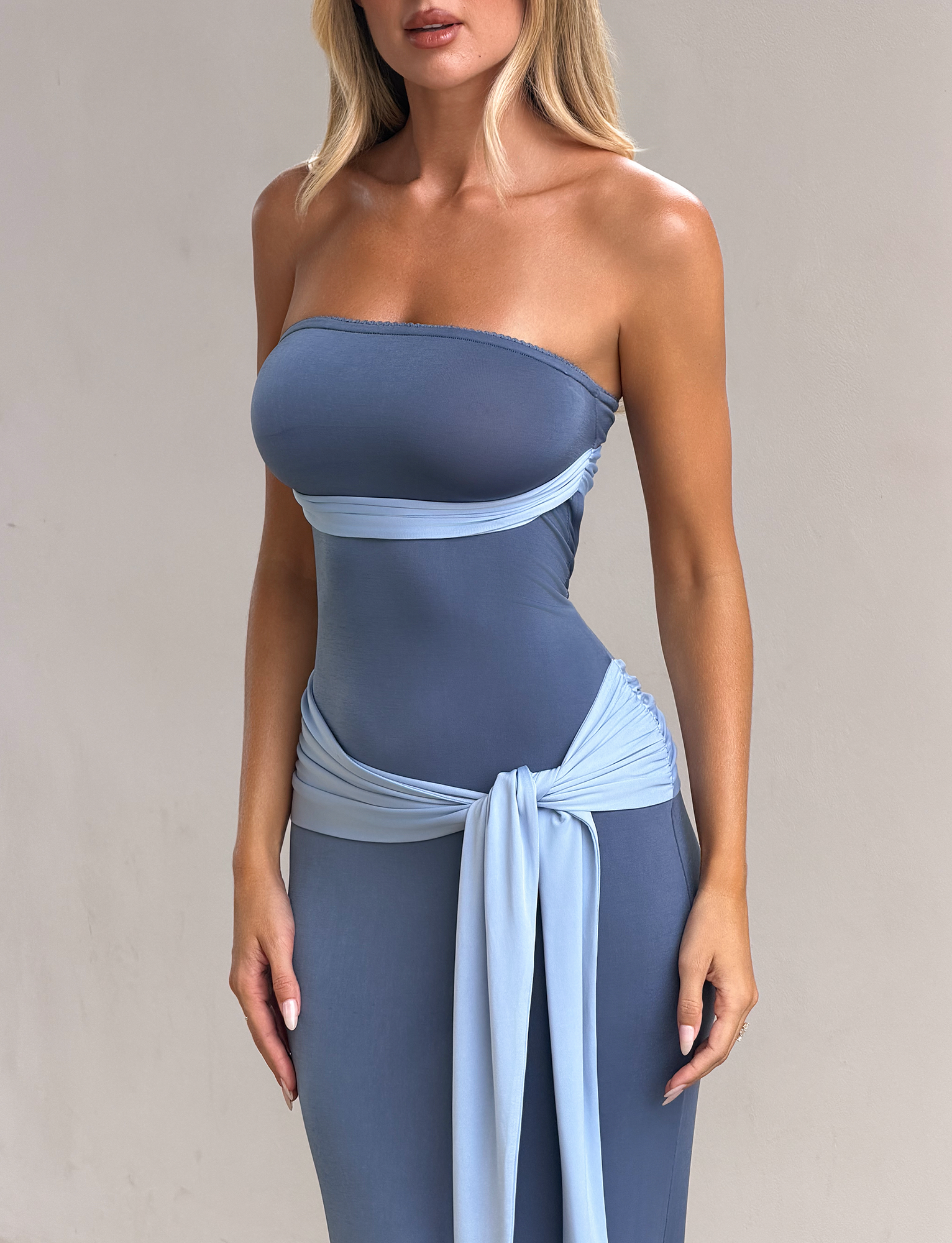Elegancia fluida y silueta esculpida — modelo Vestido Rocío™ (imagen 6)