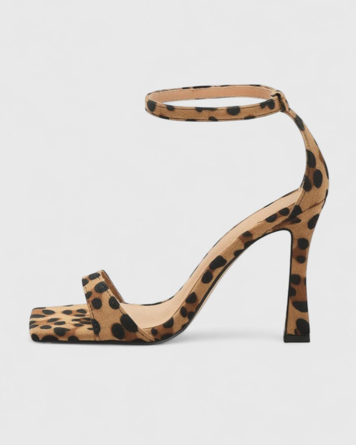 Sandalia de tacón fino con estampado leopardo — modelo Vanesa (imagen 2)