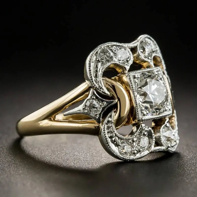 Anillo vintage dorado con circón