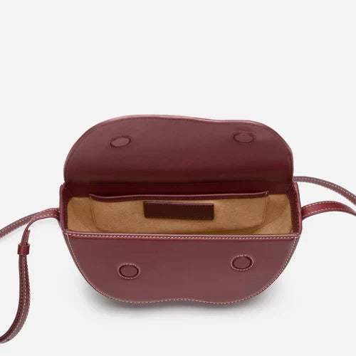 Bolso pequeño con solapa ondulada — modelo Chiara (imagen 11)