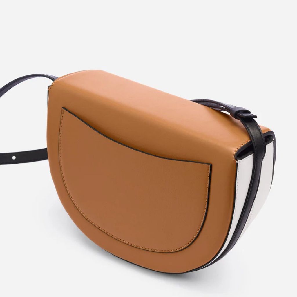 Bolso pequeño con solapa ondulada — modelo Chiara (imagen 6)