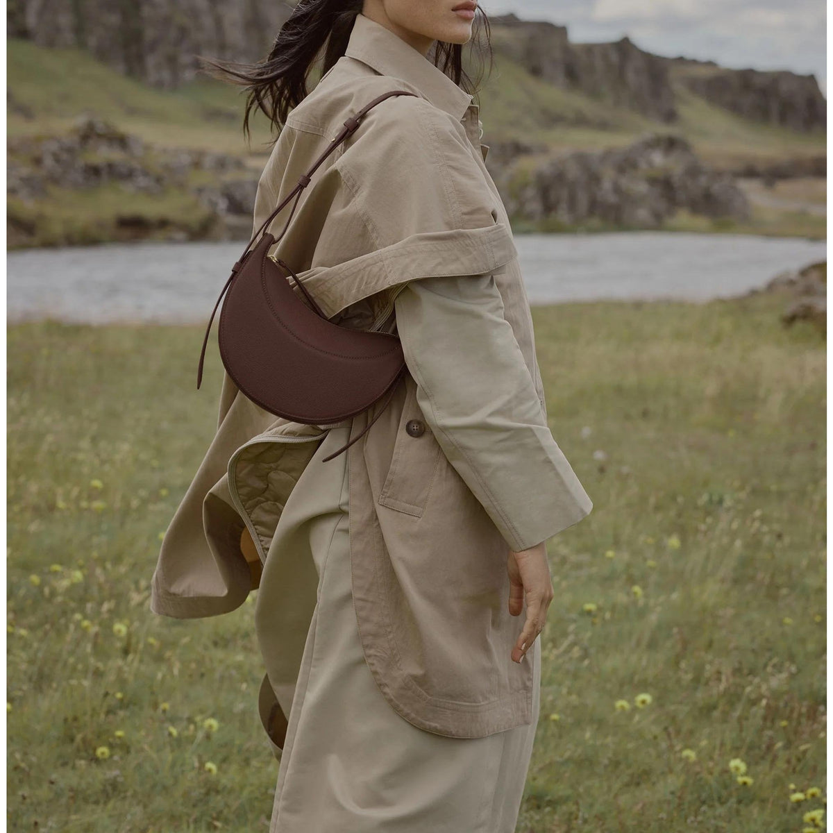 Bolso media luna con asa ajustable — modelo Amara (imagen 5)