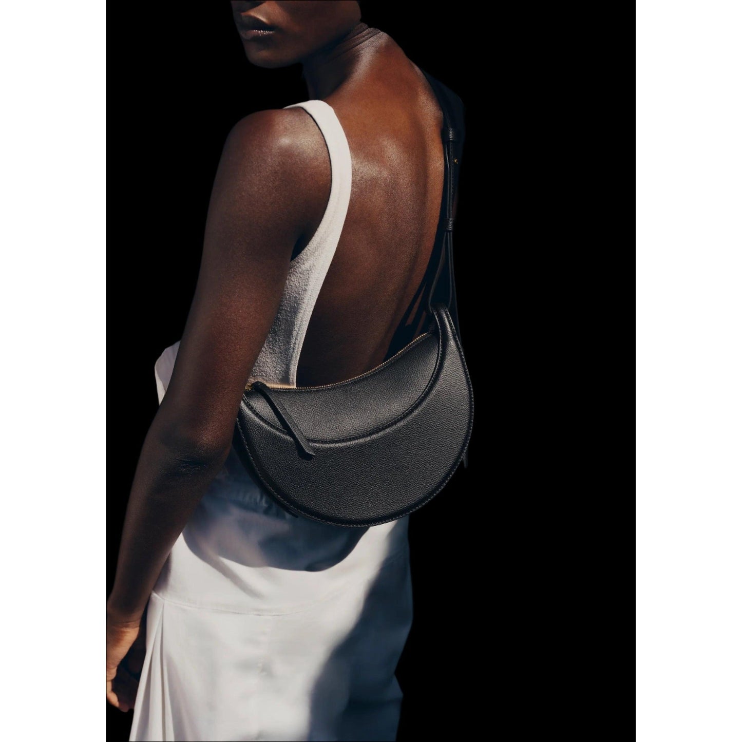 Bolso media luna con asa ajustable — modelo Amara (imagen 8)