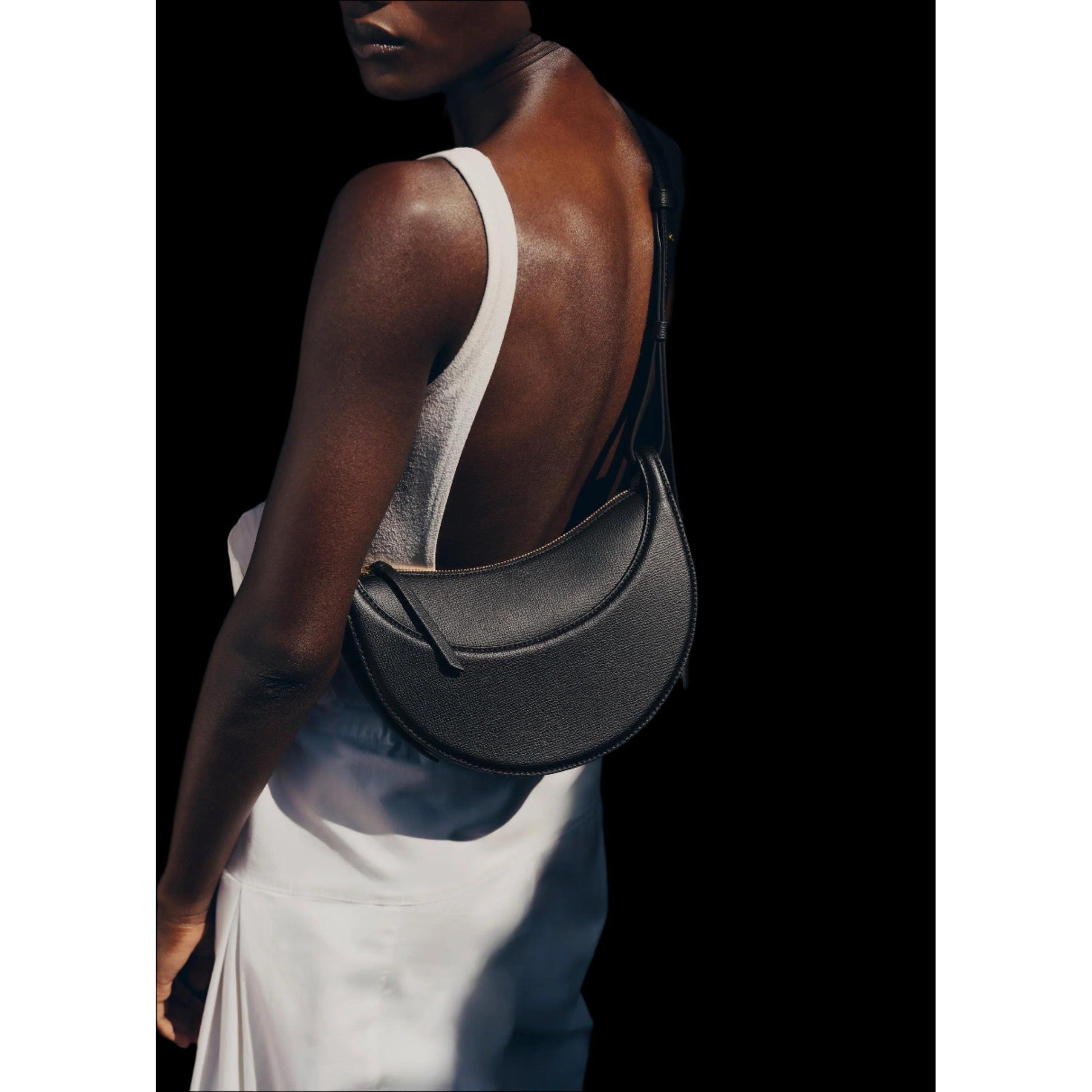 Bolso media luna con asa ajustable — modelo Amara (imagen 8)
