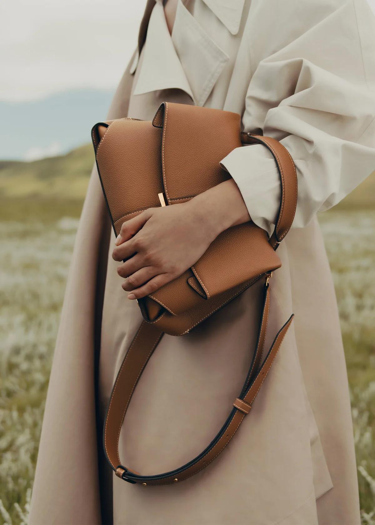 Bolso estructurado moderno — modelo Arias (imagen 13)