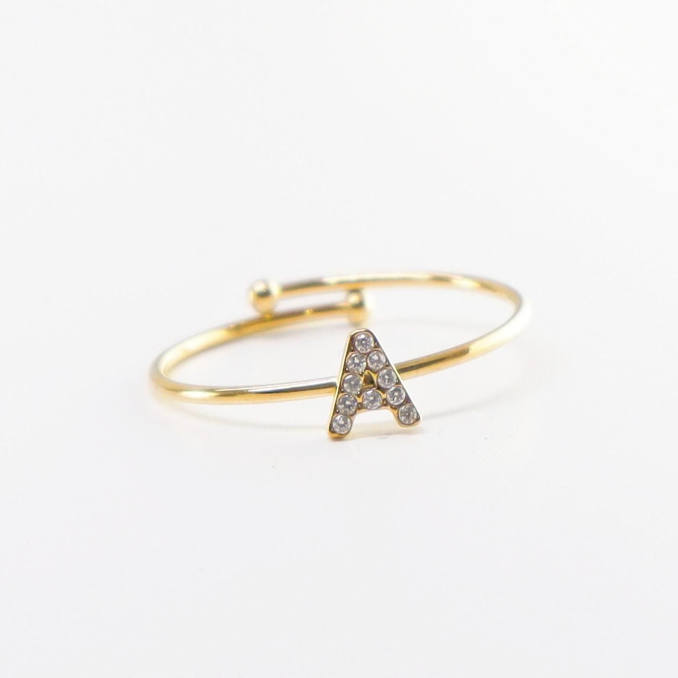 Lux — modelo Anillo personalizado con letra