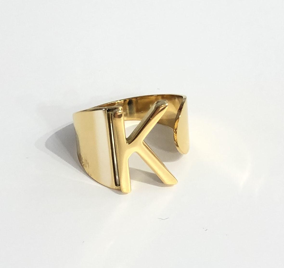 Scar — modelo Anillo personalizado con inicial (imagen 11)
