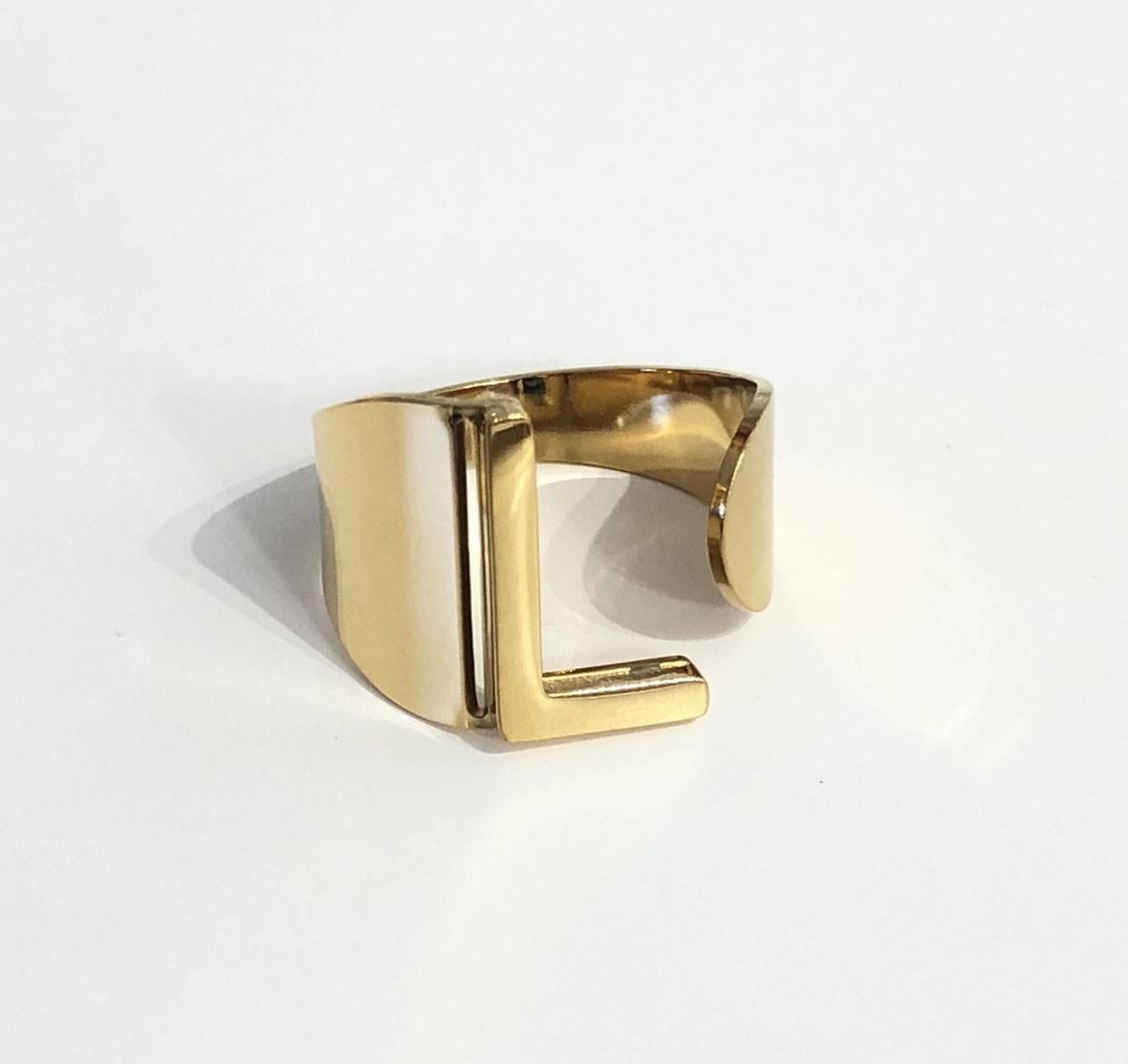 Scar — modelo Anillo personalizado con inicial (imagen 12)