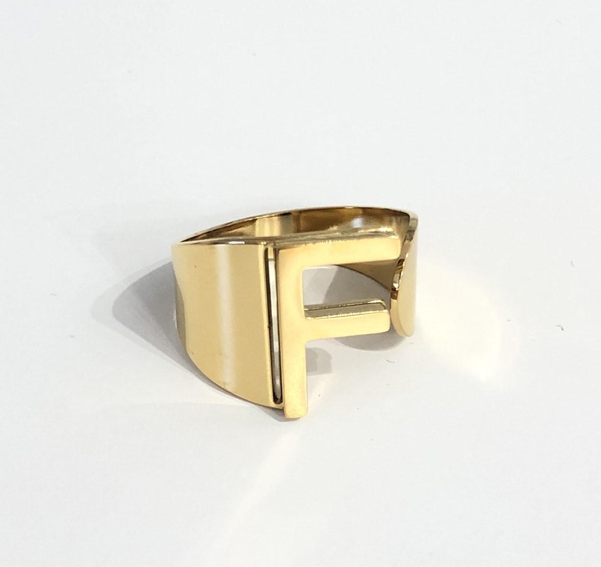 Scar — modelo Anillo personalizado con inicial (imagen 6)