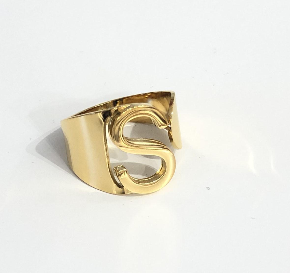 Scar — modelo Anillo personalizado con inicial (imagen 19)