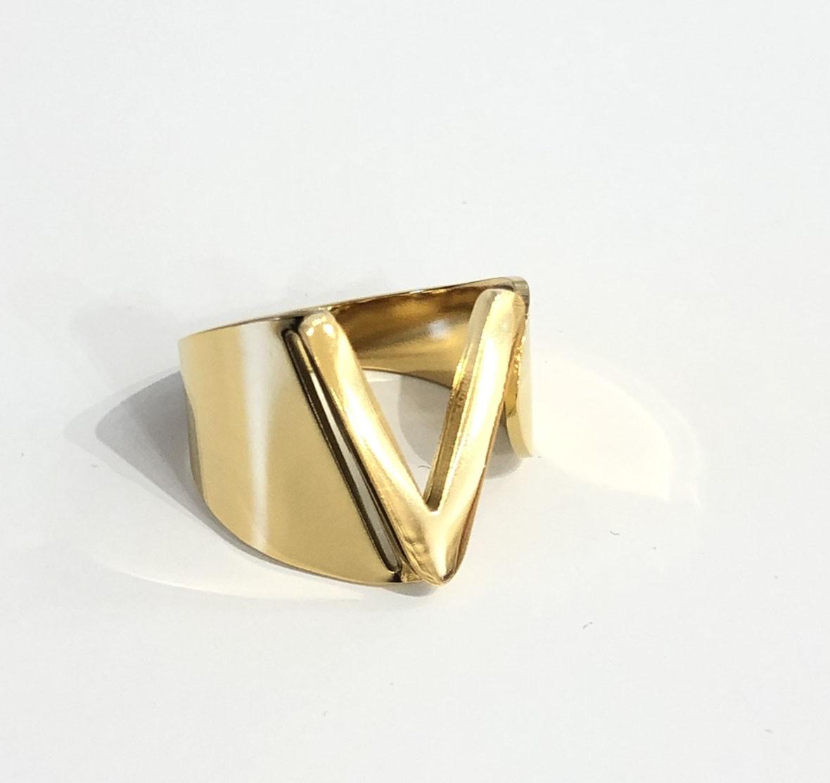 Scar — modelo Anillo personalizado con inicial (imagen 22)
