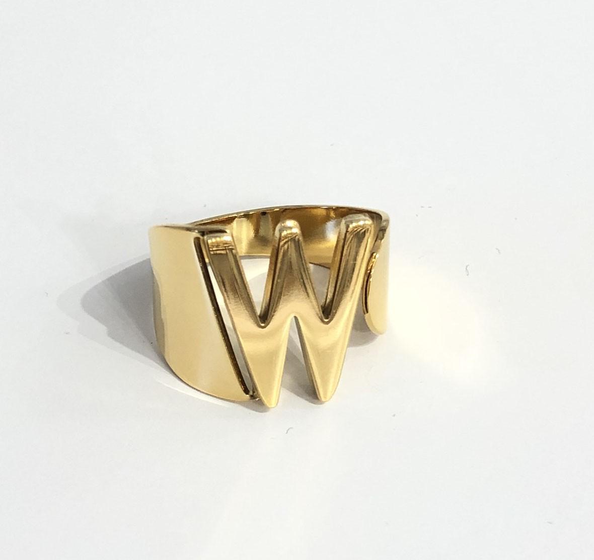 Scar — modelo Anillo personalizado con inicial (imagen 23)