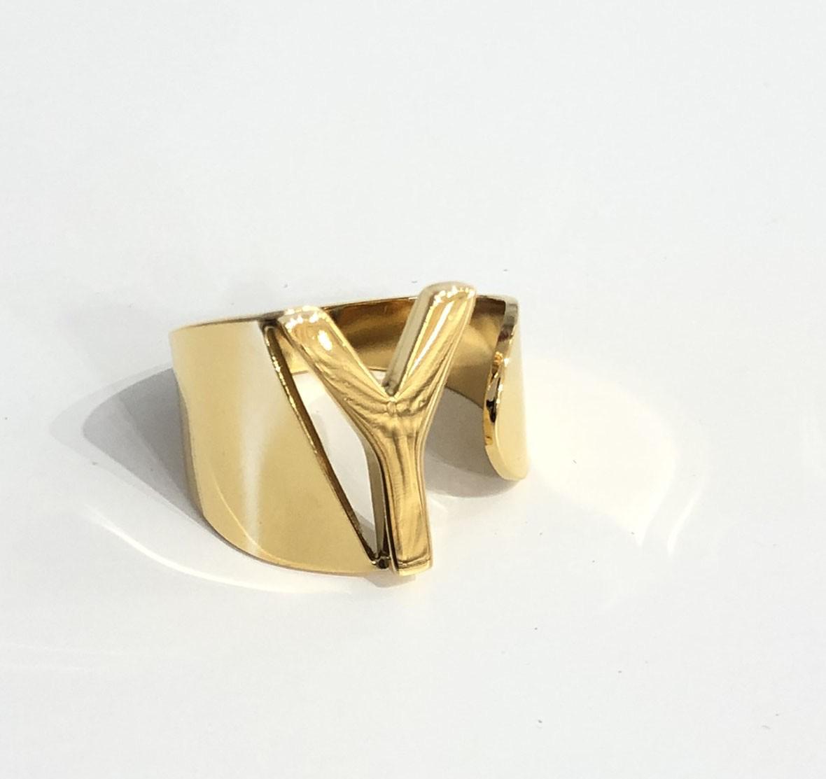 Scar — modelo Anillo personalizado con inicial (imagen 25)