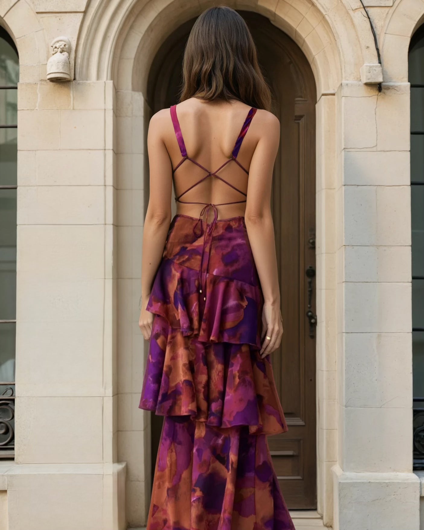 Movimiento y elegancia floral en cada paso — modelo Vestido Sofía™ (imagen 2)