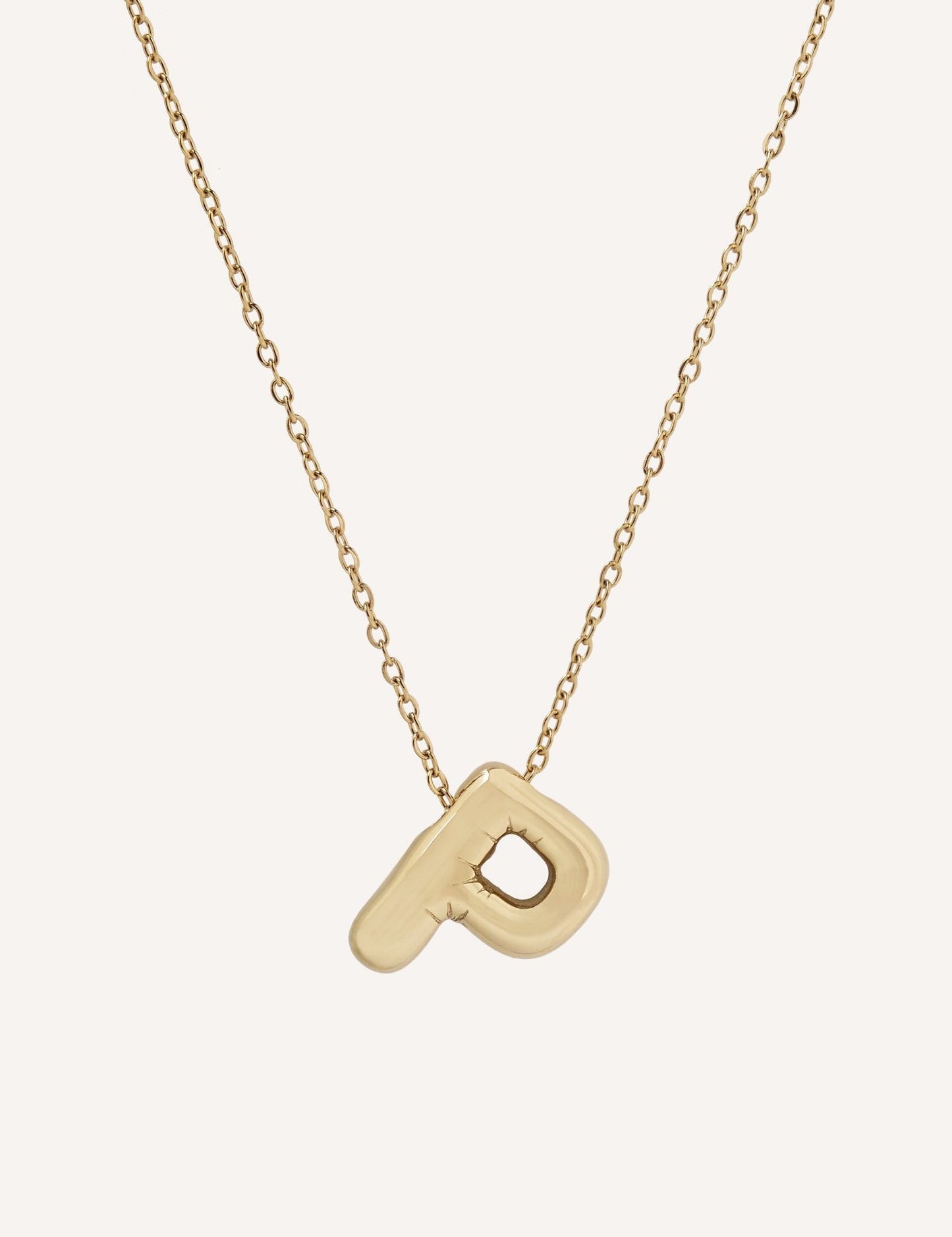 Collar dorado con inicial (imagen 16)