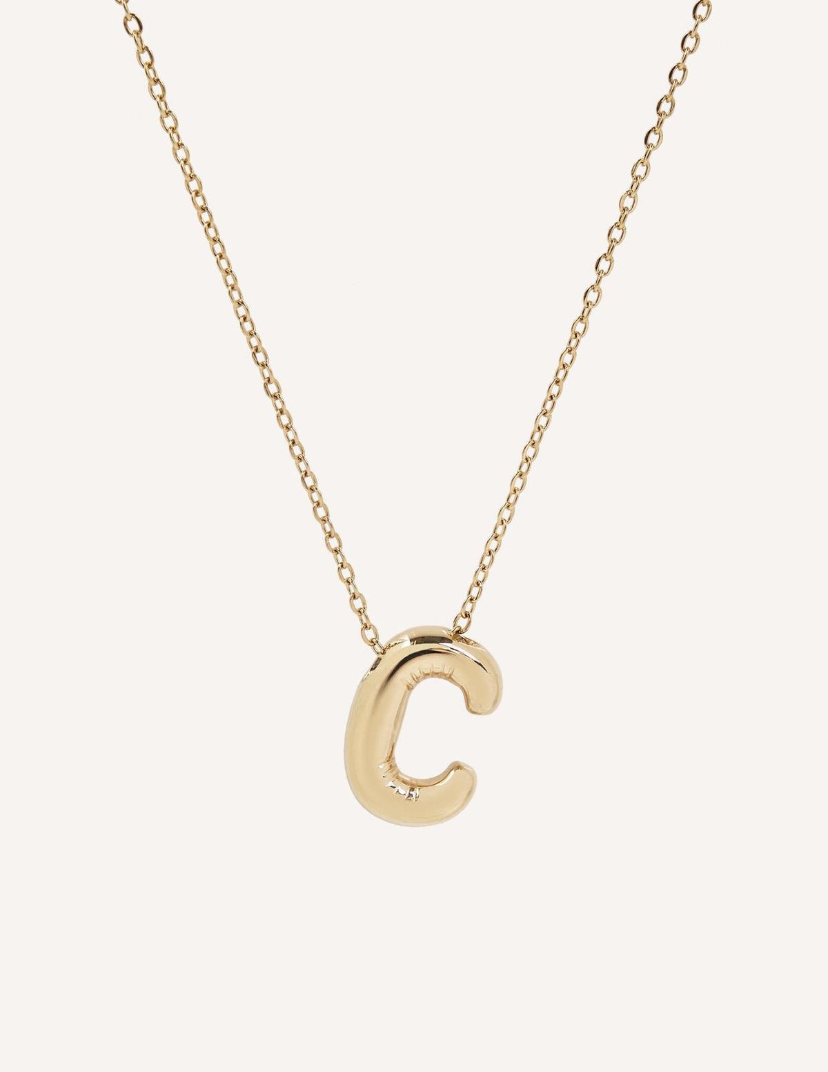 Collar dorado con inicial (imagen 3)