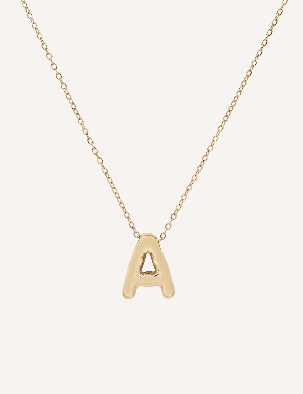 Collar dorado con inicial (imagen 27)