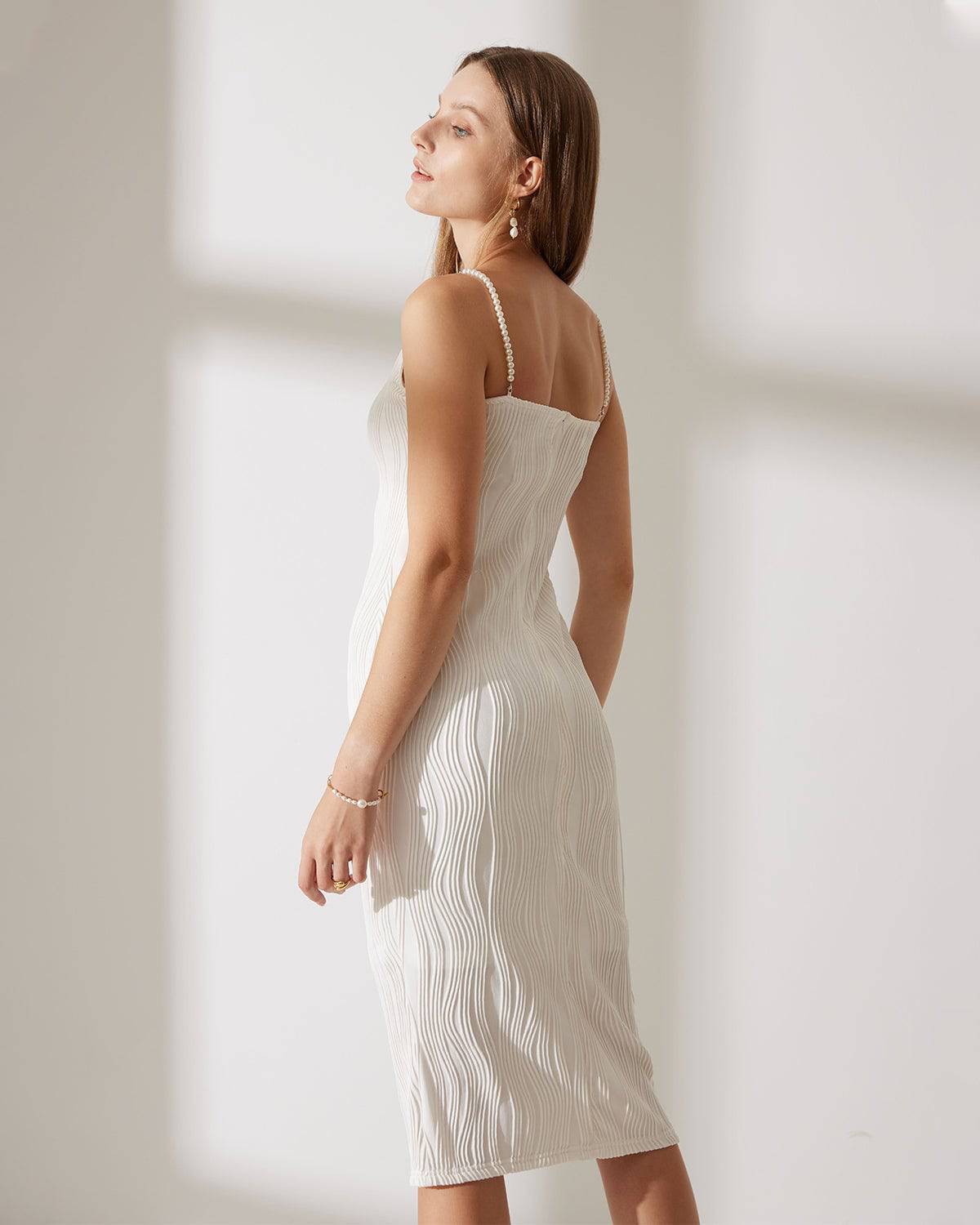 Elegancia sutil y textura sofisticada — modelo Vestido Laura™ (imagen 6)