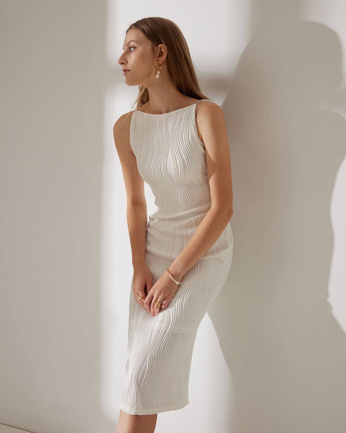 Elegancia sutil y textura sofisticada — modelo Vestido Laura™ (imagen 3)