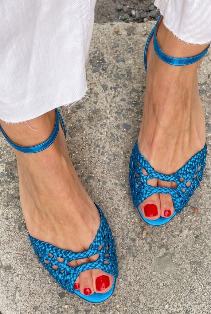 Sandalias doradas trenzadas — modelo Isadora (imagen 6)