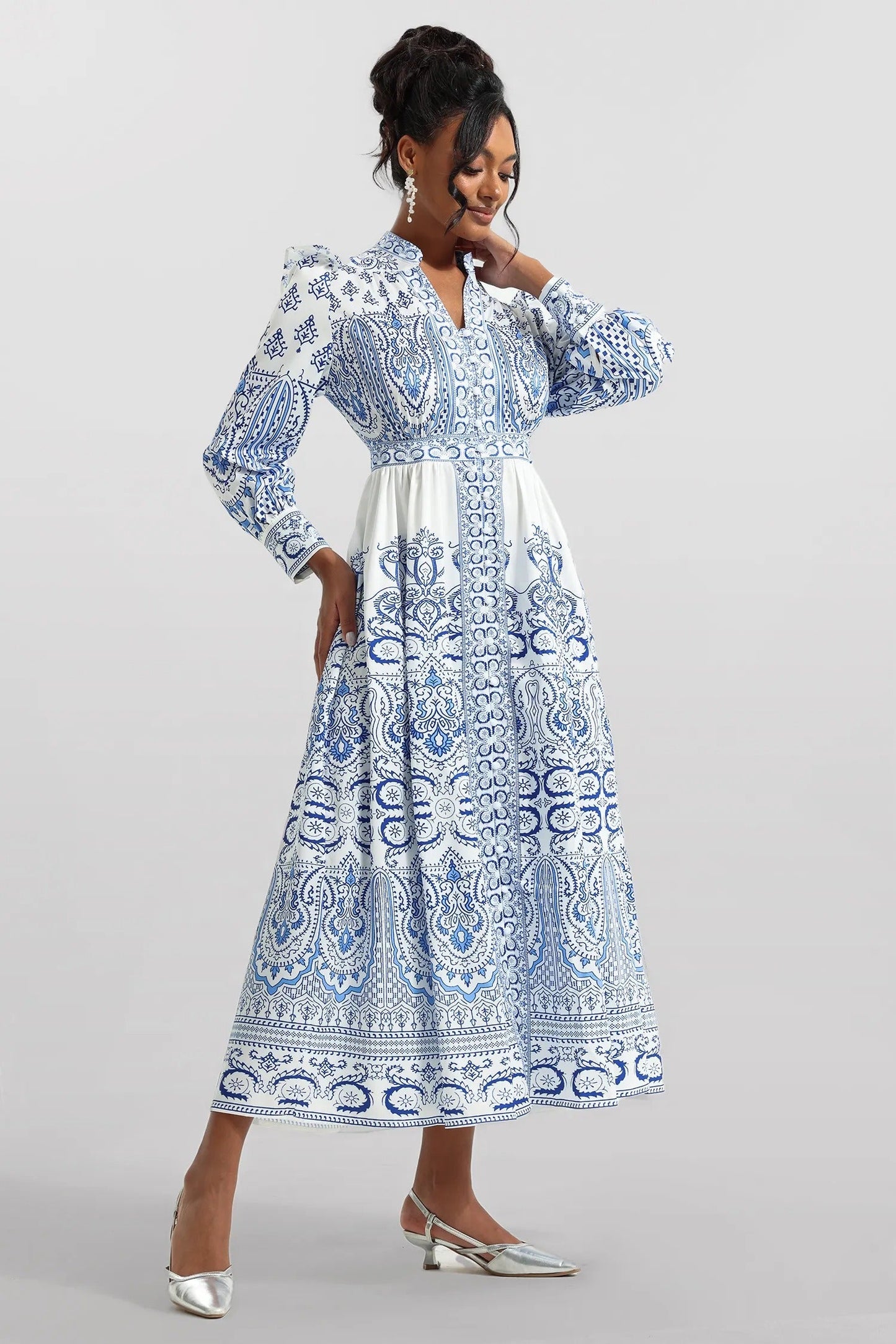 Elegancia atemporal con esencia mediterránea — modelo Vestido Triana™ (imagen 2)