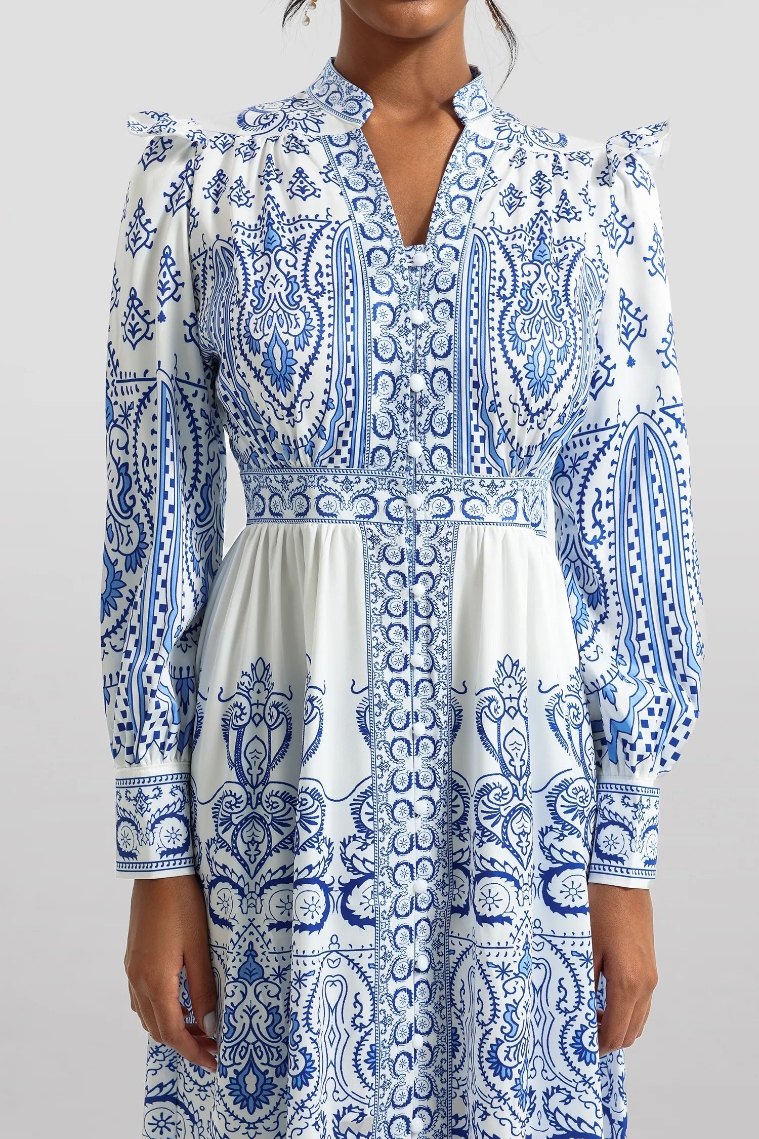 Elegancia atemporal con esencia mediterránea — modelo Vestido Triana™ (imagen 5)