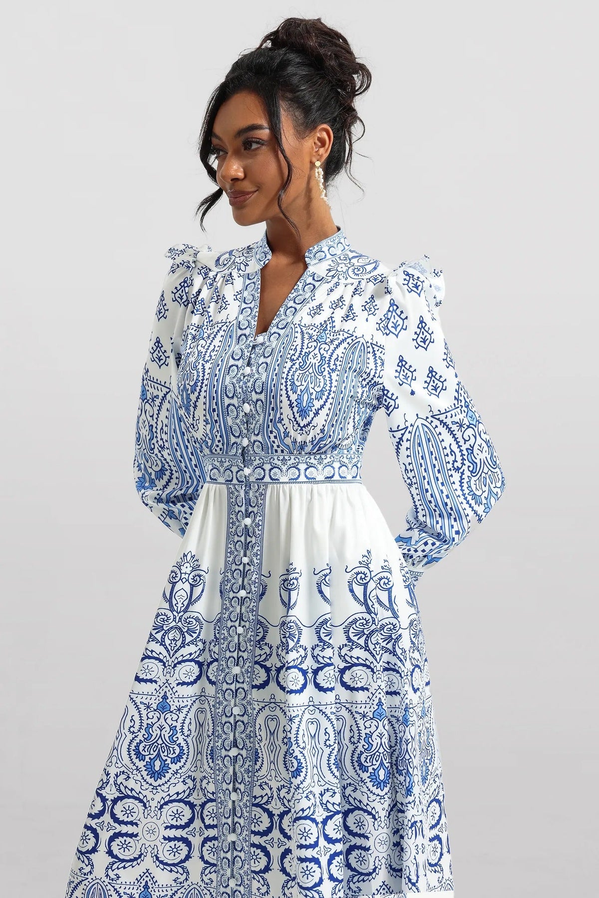 Elegancia atemporal con esencia mediterránea — modelo Vestido Triana™ (imagen 4)