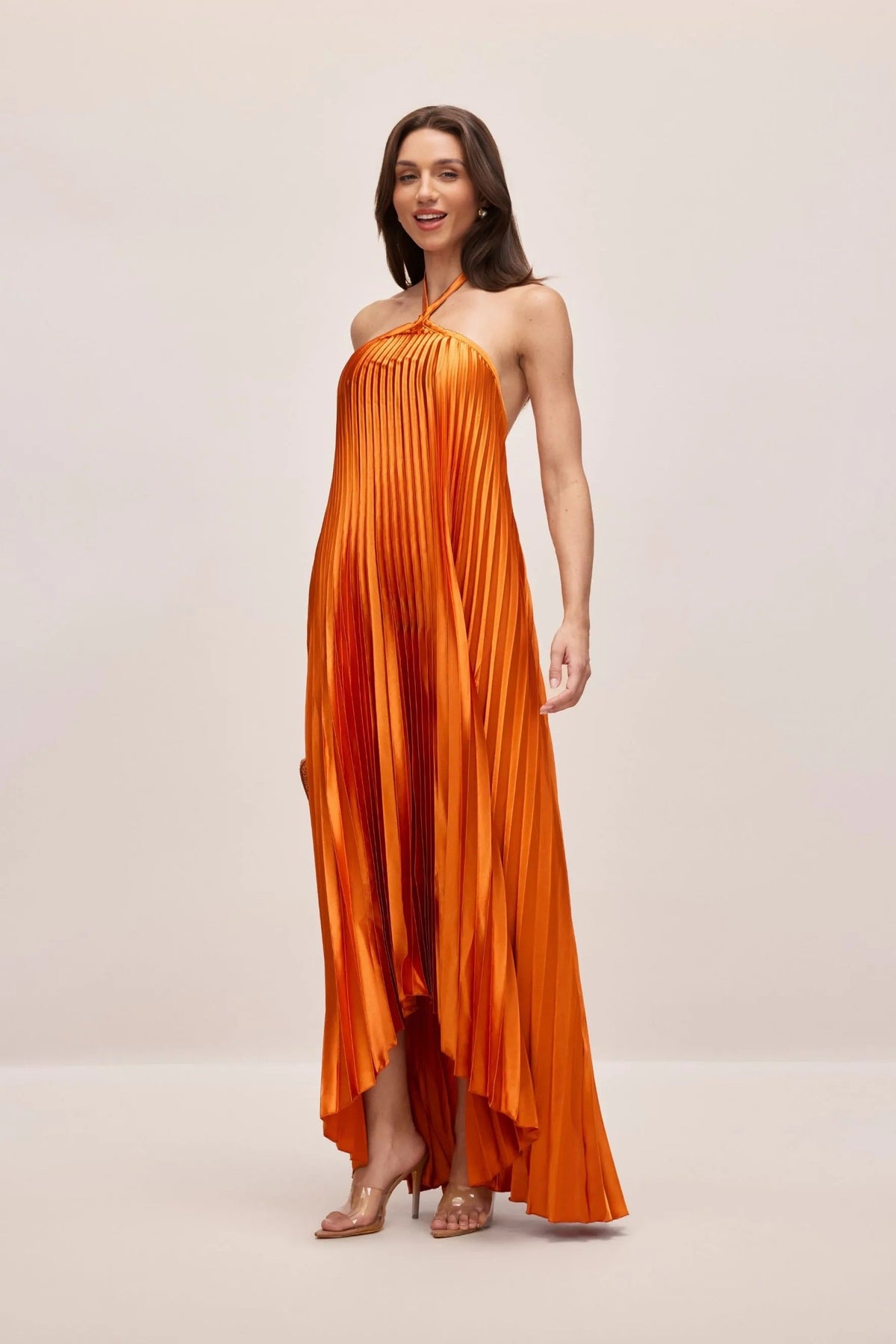 Elegancia fluida con brillo sofisticado — modelo Vestido Noelia™ (imagen 6)